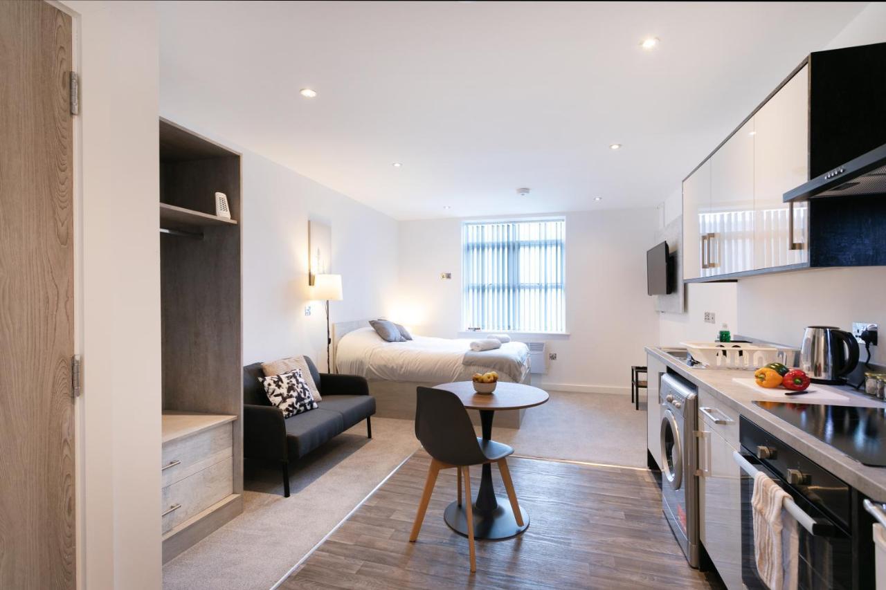 Hoemli Smart City Centre Apartment Лестер Экстерьер фото