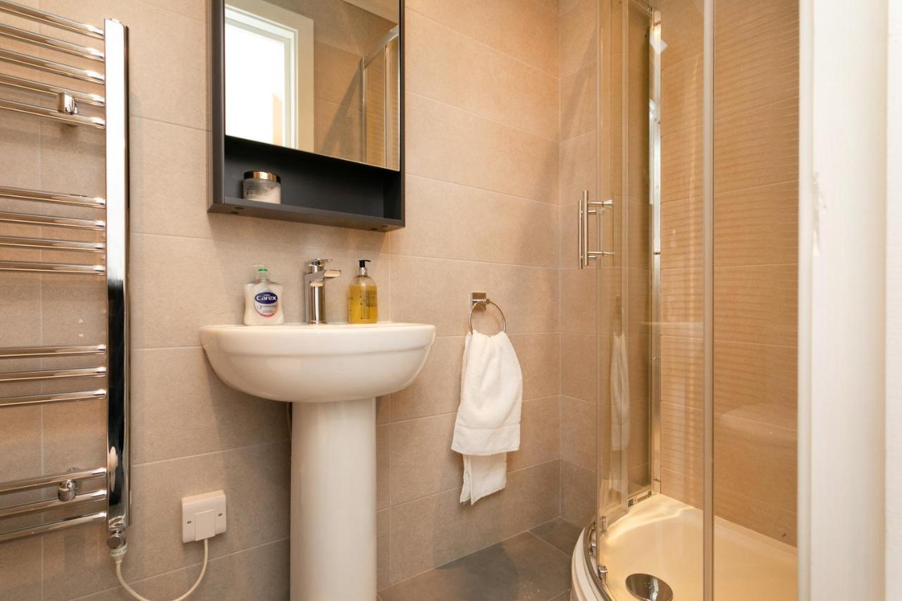 Hoemli Smart City Centre Apartment Лестер Экстерьер фото