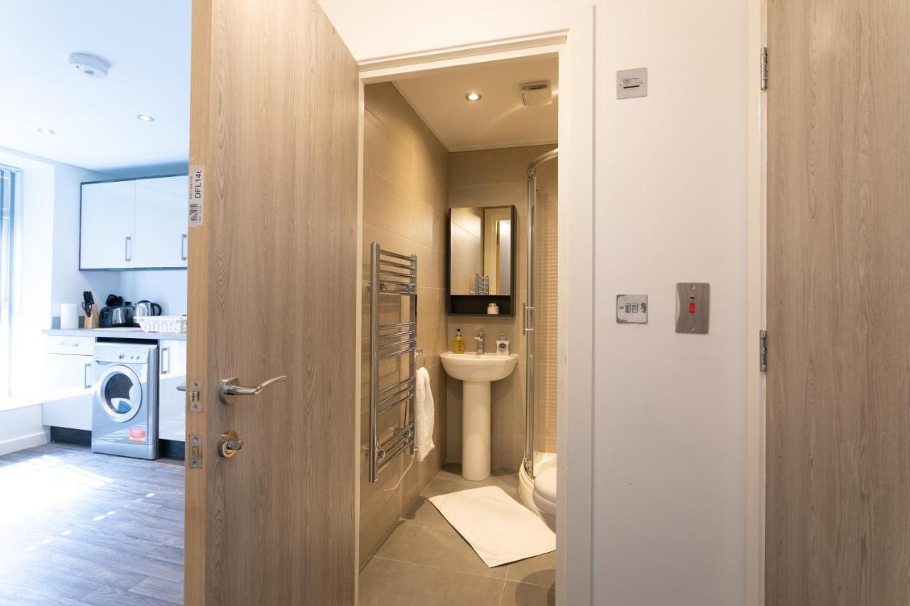 Hoemli Smart City Centre Apartment Лестер Экстерьер фото