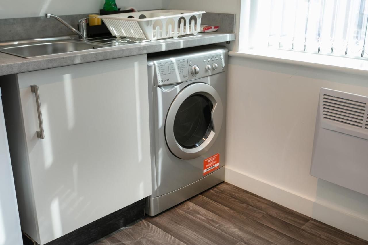 Hoemli Smart City Centre Apartment Лестер Экстерьер фото